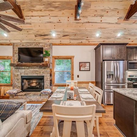 Brand New Build Luxury Mountain Chalet With Hot Tub, Pool, Game Room, Premium Features Ellijay Exterior photo