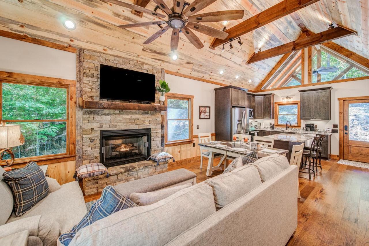 Brand New Build Luxury Mountain Chalet With Hot Tub, Pool, Game Room, Premium Features Ellijay Exterior photo