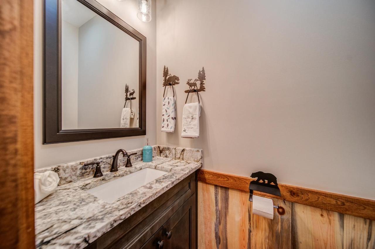 Brand New Build Luxury Mountain Chalet With Hot Tub, Pool, Game Room, Premium Features Ellijay Exterior photo