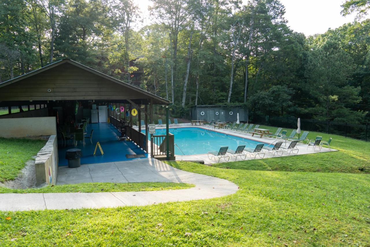 Brand New Build Luxury Mountain Chalet With Hot Tub, Pool, Game Room, Premium Features Ellijay Exterior photo
